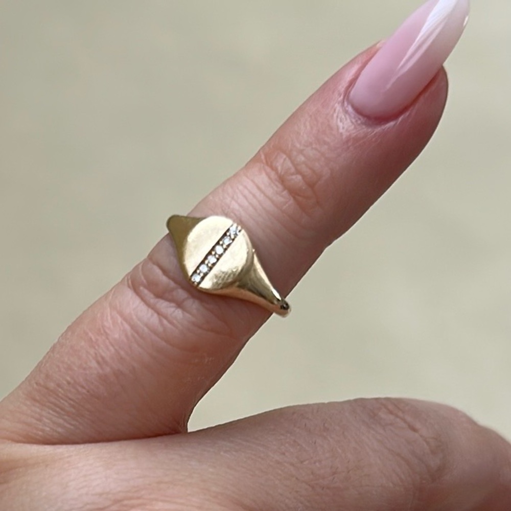 Mejuri Gold Signet Ring with Moissanite Accents